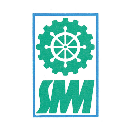 Das SMM-Logo zeigt ein grünes Schiffsruder mit vier Speichen in einem weißen Kreis. Das Ruder hat eine zentrale Achse und wirkt, als würde es sich drehen, um ein Schiff zu steuern.