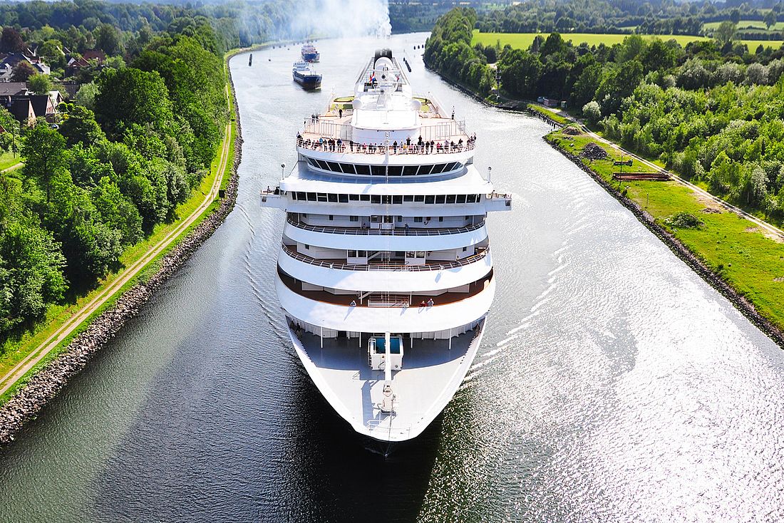 Cruise & Ferry Route Cruise & Ferry Route